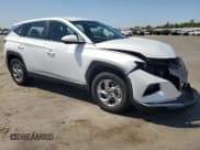 ✅ 2022 Hyundai Tucson SE • VIN: 5NMJACAE8NH033946 • Lot: 66390484. Wystawiony na Copart z przebiegiem 17 771 mil. Bezpłatny archiwum sprzedaży aukcyjnych z USA i szczegółowy raport historii pojazdu na DreamBid. Zdjęcie 4.