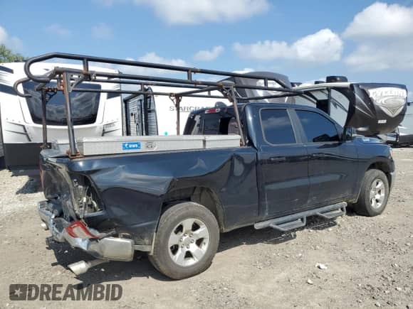 2021 Ram 1500 Big Horn with VIN 1C6SRFBTXMN784535, listed as a Copart auction lot 68456975 with 153,526 mi miles and Salvage title. Bid and sale history available at DreamBid. Image 3.