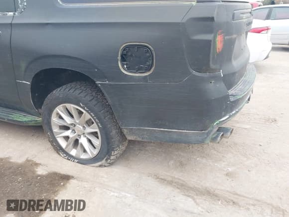 ✅ 2023 Chevrolet Suburban Premier • VIN: 1GNSKFKD7PR512440 • Lot: 43832409. Wystawiony na IAAI z przebiegiem 62 787 mil. Bezpłatny archiwum sprzedaży aukcyjnych z USA i szczegółowy raport historii pojazdu na DreamBid. Zdjęcie 6.