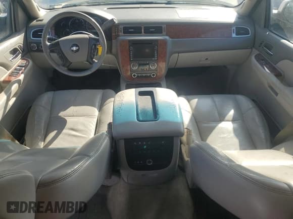 ✅ 2007 Chevrolet Suburban Commercial • VIN: 3GNGK26K97G241310 • Lot: 54781155. Wystawiony na Copart z przebiegiem 166 355 mil. Bezpłatny archiwum sprzedaży aukcyjnych z USA i szczegółowy raport historii pojazdu na DreamBid. Zdjęcie 8.