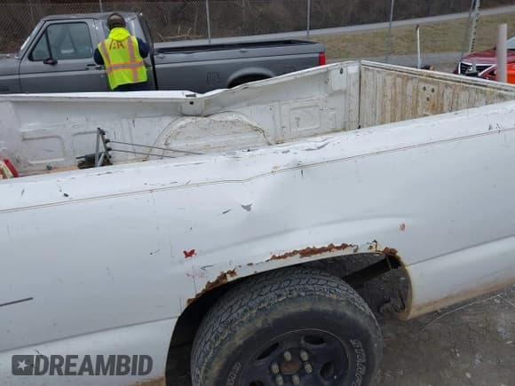 ✅ 2005 Chevrolet Silverado 1500 Work Truck • VIN: 1GCEC14XX5Z340818 • Лот: 41729984. Опубликован ранее на IAAI с пробегом 191 704 миль. Бесплатный доступ к архиву аукционных продаж из США и подробный отчёт об истории автомобиля на DreamBid. Изображение 6.