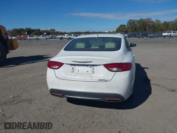 ✅ 2015 Chrysler 200 C • VIN: 1C3CCCCG5FN529328 • Lot: 43459943. Listed on IAAI with 142,516 mi. Free auction sales archive from the USA and detailed vehicle history report at DreamBid. Image 16.