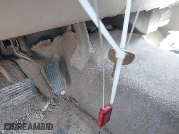 ✅ 2002 Chevrolet Suburban LT • VIN: 1GNEC16Z92J244114 • Лот: 41685351. Опубликован ранее на IAAI с пробегом 256 310 миль. Бесплатный доступ к архиву аукционных продаж из США и подробный отчёт об истории автомобиля на DreamBid. Изображение 11.