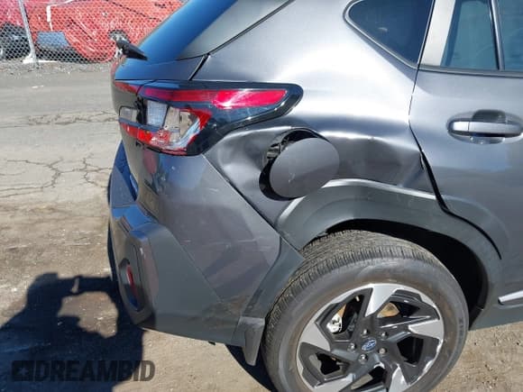 ✅ 2024 Subaru Crosstrek Limited • VIN: 4S4GUHM69R3713826 • Lot: 43463517. Listed on IAAI with 21,307 mi. Free auction sales archive from the USA and detailed vehicle history report at DreamBid. Image 17.