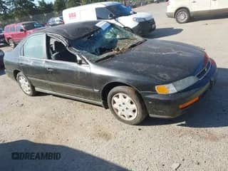 1997 Honda Accord LX с VIN 1HGCD5635VA220267, выставлен на аукционе IAAI как лот 43246438 с пробегом 260 776 миль миль и . История ставок и продаж доступна на DreamBid. Изображение 1.