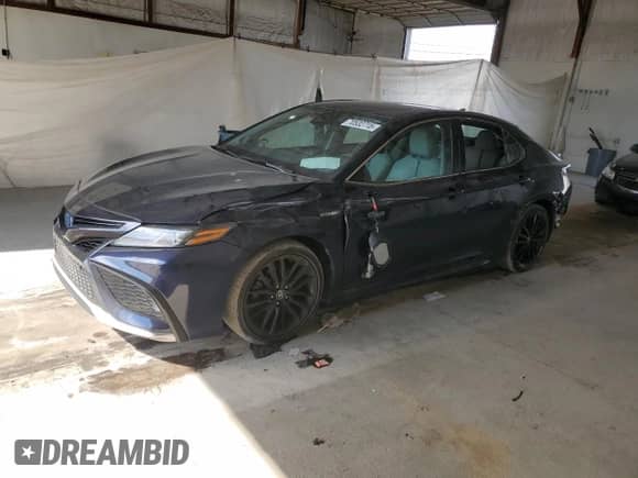 2021 Toyota Camry Hybrid XSE с VIN 4T1K31AK7MU554815, выставлен на аукционе Copart как лот 70532715 с пробегом 37 021 миль миль и Списание • Salvage title. История ставок и продаж доступна на DreamBid. Изображение 1.