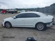 ✅ 2017 Volkswagen Passat SE • VIN: 1VWBT7A39HC040828 • Lot: 43057950. Listed on IAAI with 69,000 mi. Free auction sales archive from the USA and detailed vehicle history report at DreamBid. Image 15.