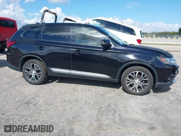 2018 Mitsubishi Outlander SE with VIN JA4AD3A33JZ055813, listed as a IAAI auction lot 41232885 with 126,457 mi miles and . Bid and sale history available at DreamBid. Image 1.