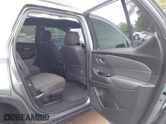 ✅ 2023 Chevrolet Traverse LT Cloth • VIN: 1GNERGKW0PJ274672 • Лот: 43393447. Опубликован ранее на IAAI с пробегом 27 273 миль. Бесплатный доступ к архиву аукционных продаж из США и подробный отчёт об истории автомобиля на DreamBid. Изображение 8.