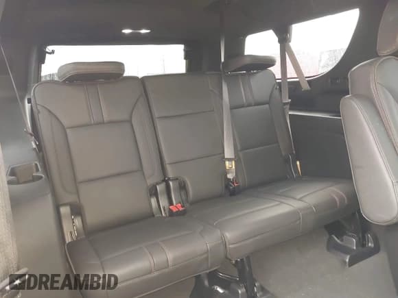 ✅ 2021 Chevrolet Suburban RST • VIN: 1GNSKEKD2MR488859 • Lot: 43605583. Listed on IAAI with 60,059 mi. Free auction sales archive from the USA and detailed vehicle history report at DreamBid. Image 17.
