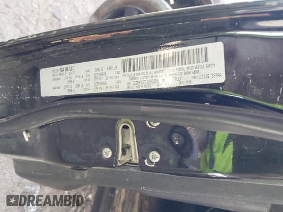 ✅ 2018 Ram 1500 Express • VIN: 3C6RR7KG7JG203388 • Lot: 43569639. Wystawiony na IAAI z przebiegiem 126 537 mil. Bezpłatny archiwum sprzedaży aukcyjnych z USA i szczegółowy raport historii pojazdu na DreamBid. Zdjęcie 9.