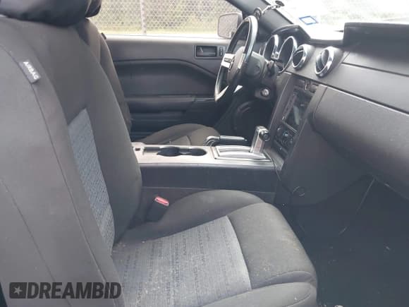 ✅ 2007 Ford Mustang Deluxe • VIN: 1ZVFT80N775321992 • Лот: 42834692. Опубликован ранее на IAAI с пробегом Не указан. Бесплатный доступ к архиву аукционных продаж из США и подробный отчёт об истории автомобиля на DreamBid. Изображение 5.