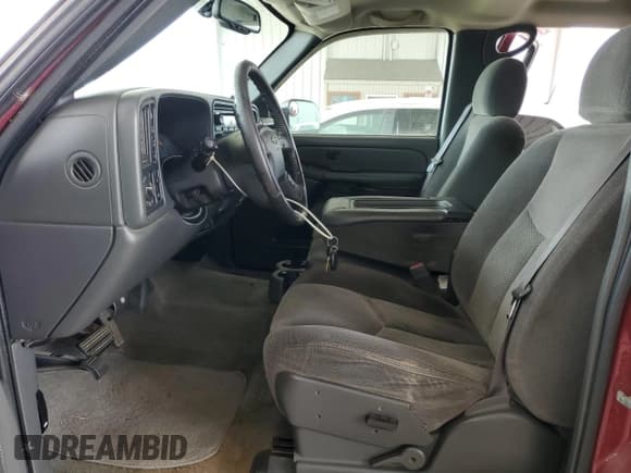 ✅ 2005 Chevrolet Silverado 2500HD LS • VIN: 1GCHK23U15F837108 • Лот: 61125035. Опубликован ранее на Copart с пробегом 204 469 миль. Бесплатный доступ к архиву аукционных продаж из США и подробный отчёт об истории автомобиля на DreamBid. Изображение 7.