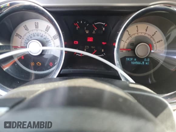 ✅ 2010 Ford Mustang V6 • VIN: 1ZVBP8EN6A5107854 • Lot: 61651625. Listed on Copart with 164,566 mi. Free auction sales archive from the USA and detailed vehicle history report at DreamBid. Image 9.