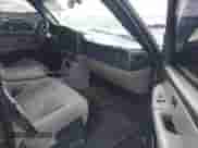 2001 Chevrolet Tahoe LT z VIN 1GNEK13T61R102886, wystawiony jako IAAI lot #41870940 z przebiegiem 267 769 mil mil oraz . Historia ofert i sprzedaży dostępna na DreamBid. Obrazek 5.