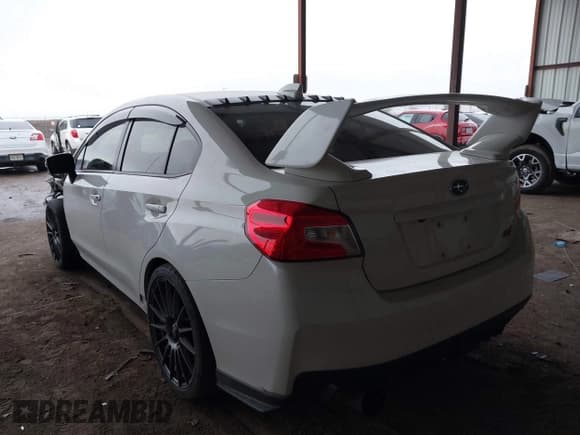 ✅ 2020 Subaru WRX STI • VIN: JF1VA2E66L9821105 • Lot: 41965488. Listed on IAAI with 32,780 mi. Free auction sales archive from the USA and detailed vehicle history report at DreamBid. Image 3.