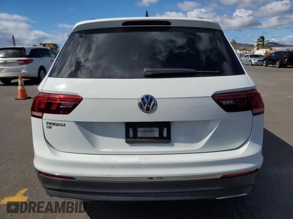 ✅ 2020 Volkswagen Tiguan SE • VIN: 3VV3B7AX0LM092905 • Lot: 81529105. Wystawiony na Copart z przebiegiem 60 130 mil. Bezpłatny archiwum sprzedaży aukcyjnych z USA i szczegółowy raport historii pojazdu na DreamBid. Zdjęcie 6.