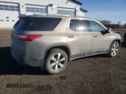 ✅ 2018 Chevrolet Traverse LT • VIN: 1GNEVHKW4JJ131782 • Lot: 46813984. Wystawiony na Copart z przebiegiem 94 668 mil. Bezpłatny archiwum sprzedaży aukcyjnych z USA i szczegółowy raport historii pojazdu na DreamBid. Zdjęcie 3.