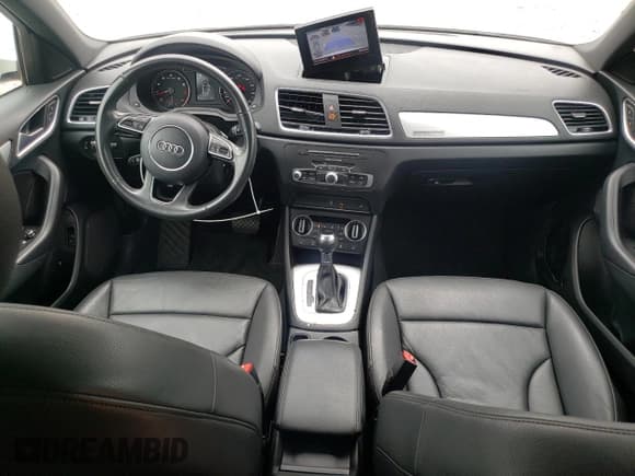 ✅ 2018 Audi Q3 Premium • VIN: WA1ECCFSXJR026670 • Lot: 68262515. Wystawiony na Copart z przebiegiem 61 352 mil. Bezpłatny archiwum sprzedaży aukcyjnych z USA i szczegółowy raport historii pojazdu na DreamBid. Zdjęcie 8.