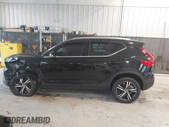 ✅ 2025 Volvo XC40 Core Bright Theme • VIN: YV4L12UJ9S2544719 • Лот: 42463641. Опубликован ранее на IAAI с пробегом 3 793 миль. Бесплатный доступ к архиву аукционных продаж из США и подробный отчёт об истории автомобиля на DreamBid. Изображение 14.