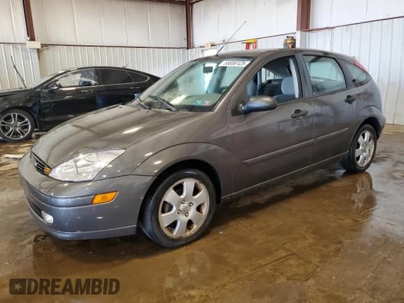 ✅ 2002 Ford Focus ZX5 • VIN: 3FAFP37352R180981 • Lot: 55856125. Listed on Copart with 59,785 mi. Free auction sales archive from the USA and detailed vehicle history report at DreamBid. Image 1.