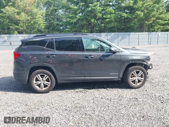 ✅ 2020 GMC Terrain SLE • VIN: 3GKALTEV7LL203481 • Лот: 42947070. Опубликован ранее на IAAI с пробегом 126 172 миль. Бесплатный доступ к архиву аукционных продаж из США и подробный отчёт об истории автомобиля на DreamBid. Изображение 13.