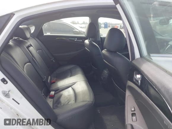 ✅ 2011 Hyundai Sonata SE • VIN: 5NPEC4AC9BH252087 • Лот: 43682411. Опубликован ранее на IAAI с пробегом 128 290 миль. Бесплатный доступ к архиву аукционных продаж из США и подробный отчёт об истории автомобиля на DreamBid. Изображение 8.