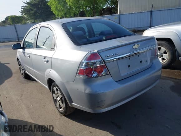 ✅ 2010 Chevrolet Aveo 1LT • VIN: KL1TD5DE1AB107186 • Lot: 41912965. Wystawiony na IAAI z przebiegiem 61 111 mil. Bezpłatny archiwum sprzedaży aukcyjnych z USA i szczegółowy raport historii pojazdu na DreamBid. Zdjęcie 3.