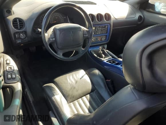 ✅ 1995 Pontiac Firebird Trans Am • VIN: 2G2FV32P1S2223306 • Lot: 52825455. Wystawiony na Copart z przebiegiem 32 212 mil. Bezpłatny archiwum sprzedaży aukcyjnych z USA i szczegółowy raport historii pojazdu na DreamBid. Zdjęcie 8.