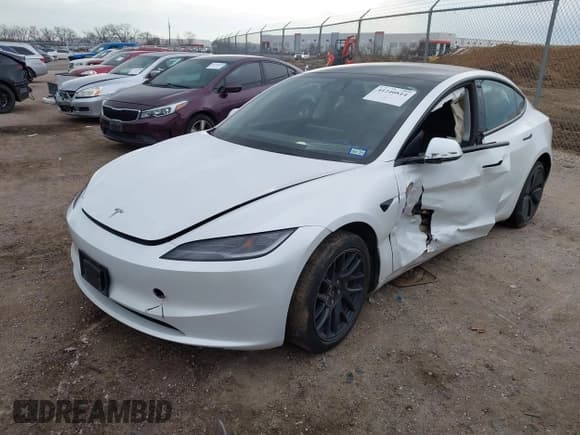 ✅ 2024 Tesla Model 3 • VIN: 5YJ3E1EA2RF729704 • Lot: 41240814. Wystawiony na IAAI z przebiegiem 47 088 mil. Bezpłatny archiwum sprzedaży aukcyjnych z USA i szczegółowy raport historii pojazdu na DreamBid. Zdjęcie 16.