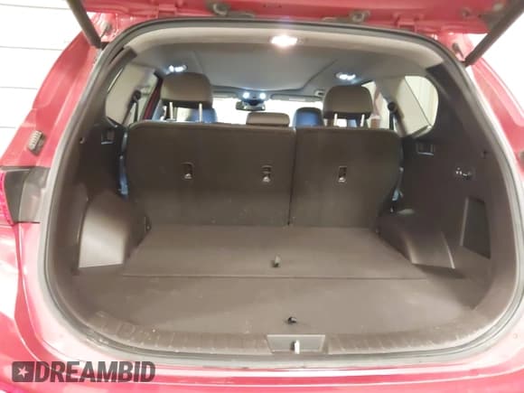 ✅ 2019 Hyundai Santa Fe Limited • VIN: 5NMS5CAA4KH067125 • Лот: 42116286. Опубликован ранее на IAAI с пробегом 79 636 миль. Бесплатный доступ к архиву аукционных продаж из США и подробный отчёт об истории автомобиля на DreamBid. Изображение 17.