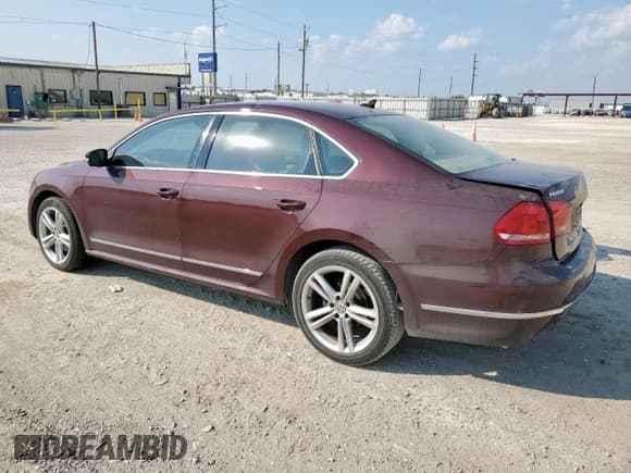 ✅ 2014 Volkswagen Passat SEL Premium • VIN: 1VWCM7A37EC095677 • Lot: 80901495. Wystawiony na Copart z przebiegiem 131 498 mil. Bezpłatny archiwum sprzedaży aukcyjnych z USA i szczegółowy raport historii pojazdu na DreamBid. Zdjęcie 2.