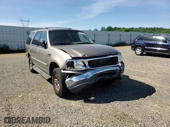 ✅ 2002 Ford Expedition XLT • VIN: 1FMFU16L62LA82867 • Lot: 52044915. Listed on Copart with 193,554 mi. Free auction sales archive from the USA and detailed vehicle history report at DreamBid. Image 12.