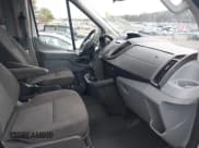 ✅ 2018 Ford Transit Passenger XL • VIN: 1FBZX2CM8JKA56842 • Lot: 43768652. Wystawiony na IAAI z przebiegiem 109 220 mil. Bezpłatny archiwum sprzedaży aukcyjnych z USA i szczegółowy raport historii pojazdu na DreamBid. Zdjęcie 5.