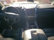 ✅ 2015 Chevrolet Suburban LT • VIN: 1GNSKJKC3FR162829 • Lot: 75981624. Wystawiony na Copart z przebiegiem 136 859 mil. Bezpłatny archiwum sprzedaży aukcyjnych z USA i szczegółowy raport historii pojazdu na DreamBid. Zdjęcie 8.