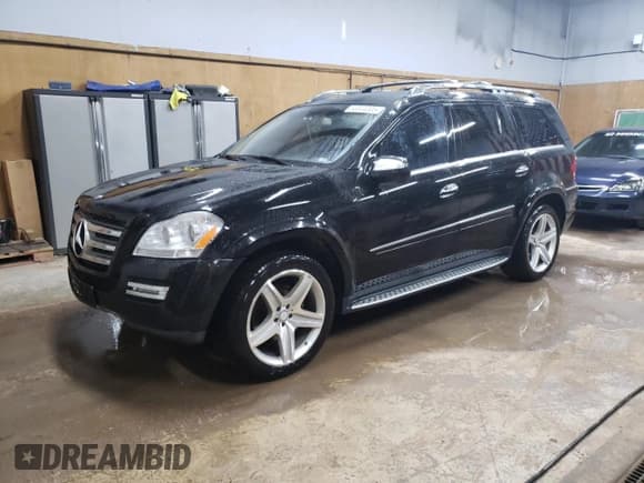 ✅ 2010 Mercedes-Benz GL 550 • VIN: 4JGBF8GE9AA621817 • Lot: 53344305. Wystawiony na Copart z przebiegiem 89 642 mil. Bezpłatny archiwum sprzedaży aukcyjnych z USA i szczegółowy raport historii pojazdu na DreamBid. Zdjęcie 1.
