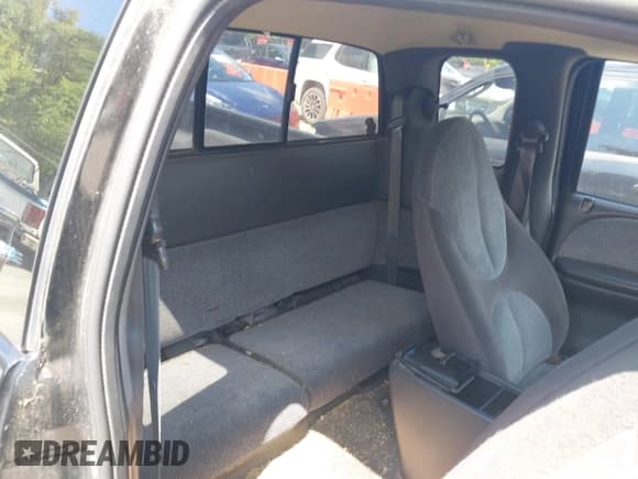 ✅ 1999 Dodge Dakota SLT • VIN: 1B7GG22YXXS304489 • Lot: 42326703. Wystawiony na IAAI z przebiegiem 183 490 mil. Bezpłatny archiwum sprzedaży aukcyjnych z USA i szczegółowy raport historii pojazdu na DreamBid. Zdjęcie 8.