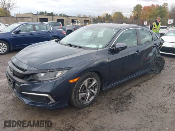 ✅ 2019 Honda Civic LX • VIN: 2HGFC2F66KH533561 • Lot: 43505632. Wystawiony na IAAI z przebiegiem 91 045 mil. Bezpłatny archiwum sprzedaży aukcyjnych z USA i szczegółowy raport historii pojazdu na DreamBid. Zdjęcie 18.