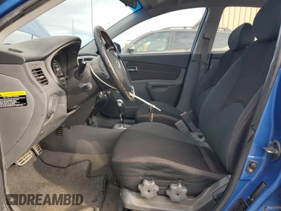 ✅ 2007 Kia Rio SX • VIN: KNADE163176196559 • Лот: 92210485. Опубликован ранее на Copart с пробегом 67 647 миль. Бесплатный доступ к архиву аукционных продаж из США и подробный отчёт об истории автомобиля на DreamBid. Изображение 7.