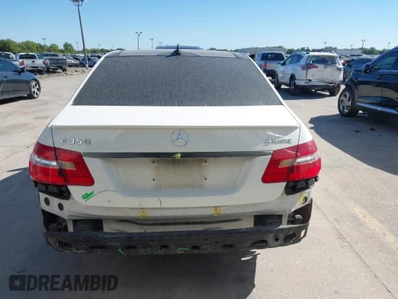 ✅ 2013 Mercedes-Benz E 350 Luxury • VIN: WDDHF8JB6DA680430 • Lot: 41837189. Listed on IAAI with 83,492 mi. Free auction sales archive from the USA and detailed vehicle history report at DreamBid. Image 17.