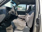 ✅ 2002 Chevrolet Silverado 2500HD LS • VIN: 1GCHK29U32E209964 • Лот: 70660785. Опубликован ранее на Copart с пробегом 247 846 миль. Бесплатный доступ к архиву аукционных продаж из США и подробный отчёт об истории автомобиля на DreamBid. Изображение 7.