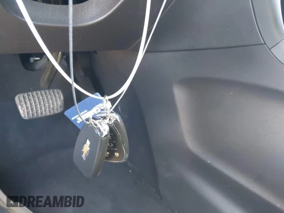 ✅ 2020 Chevrolet Equinox LT • VIN: 3GNAXKEV5LL333065 • Lot: 43175578. Wystawiony na IAAI z przebiegiem 48 910 mil. Bezpłatny archiwum sprzedaży aukcyjnych z USA i szczegółowy raport historii pojazdu na DreamBid. Zdjęcie 11.