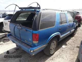 ✅ 1995 Chevrolet Blazer • VIN: 1GNDT13W8S2197190 • Lot: 52053765. Wystawiony na Copart z przebiegiem Nie podano. Bezpłatny archiwum sprzedaży aukcyjnych z USA i szczegółowy raport historii pojazdu na DreamBid. Zdjęcie 3.