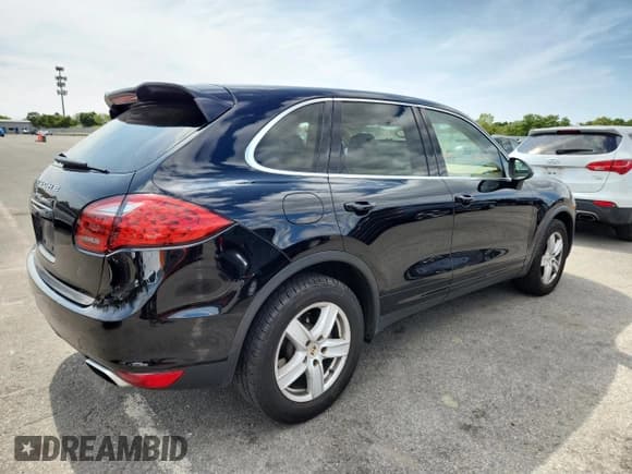 ✅ 2012 Porsche Cayenne • VIN: WP1AA2A23CLA07815 • Lot: 70868775. Wystawiony na Copart z przebiegiem 88 212 mil. Bezpłatny archiwum sprzedaży aukcyjnych z USA i szczegółowy raport historii pojazdu na DreamBid. Zdjęcie 3.