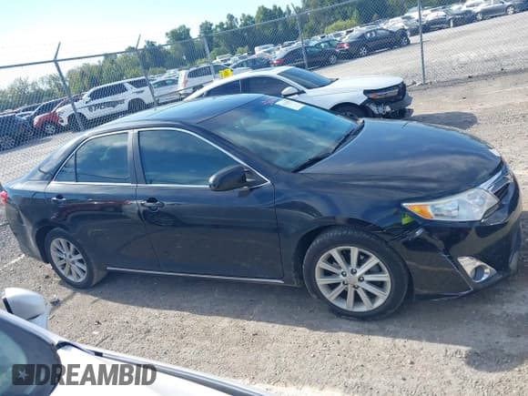 ✅ 2014 Toyota Camry LE • VIN: 4T4BF1FK0ER422406 • Lot: 43228711. Wystawiony na IAAI z przebiegiem 122 052 mil. Bezpłatny archiwum sprzedaży aukcyjnych z USA i szczegółowy raport historii pojazdu na DreamBid. Zdjęcie 13.
