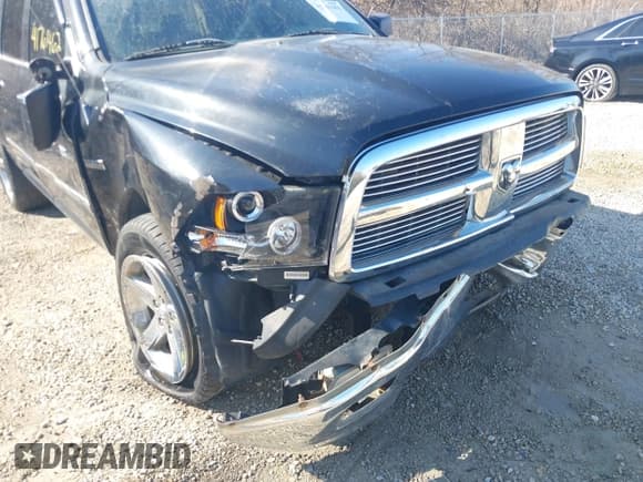 ✅ 2009 Dodge 1500 SLT • VIN: 1D3HV13T19S771432 • Lot: 41761462. Wystawiony na IAAI z przebiegiem 192 382 mil. Bezpłatny archiwum sprzedaży aukcyjnych z USA i szczegółowy raport historii pojazdu na DreamBid. Zdjęcie 6.