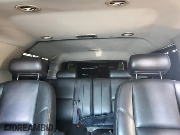 ✅ 2010 Chevrolet Suburban LTZ • VIN: 1GNUKKE39AR276692 • Lot: 75541044. Wystawiony na Copart z przebiegiem 175 889 mil. Bezpłatny archiwum sprzedaży aukcyjnych z USA i szczegółowy raport historii pojazdu na DreamBid. Zdjęcie 10.