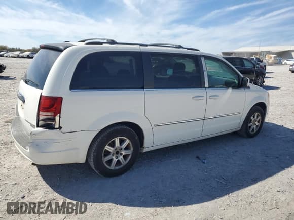 ✅ 2009 Chrysler Town & Country Touring • VIN: 2A8HR54109R659832 • Лот: 86794495. Опубликован ранее на Copart с пробегом 151 484 миль. Бесплатный доступ к архиву аукционных продаж из США и подробный отчёт об истории автомобиля на DreamBid. Изображение 3.
