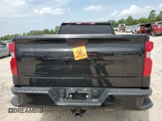 ✅ 2020 Chevrolet Silverado 1500 Custom • VIN: 1GCRWBEH3LZ232642 • Lot: 61209264. Wystawiony na Copart z przebiegiem 47 311 mil. Bezpłatny archiwum sprzedaży aukcyjnych z USA i szczegółowy raport historii pojazdu na DreamBid. Zdjęcie 6.