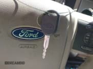 ✅ 2008 Ford Expedition Max Limited • VIN: 1FMFK19518LA83887 • Lot: 43214200. Wystawiony na IAAI z przebiegiem 302 078 mil. Bezpłatny archiwum sprzedaży aukcyjnych z USA i szczegółowy raport historii pojazdu na DreamBid. Zdjęcie 11.